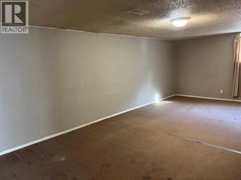 2111 Halifax Crescent Nw, Calgary, Alberta  T2M 4C8 - Photo 25 - A2211175