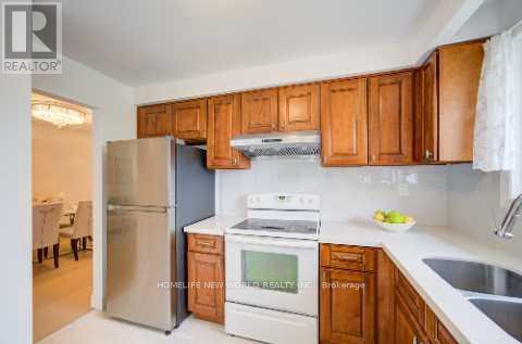 86 Tuscarora Drive, Toronto, Ontario  M2H 2K3 - Photo 9 - C12479665