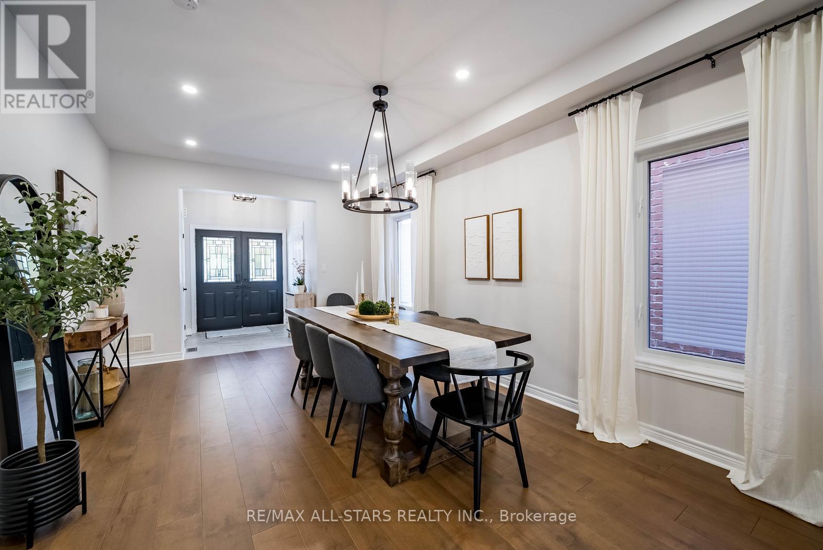 27 Horn Street, Whitchurch-Stouffville, Ontario  L4A 0X9 - Photo 6 - N12479734