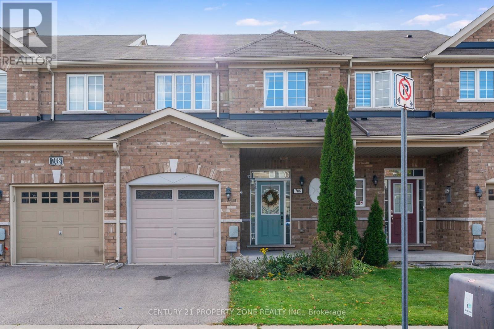 706 Agnew Crescent, Milton, Ontario  L9T 8M6 - Photo 2 - W12479732