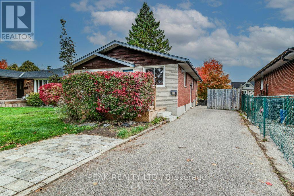 92 Brant Avenue, Guelph, Ontario  N1E 1G3 - Photo 2 - X12479713