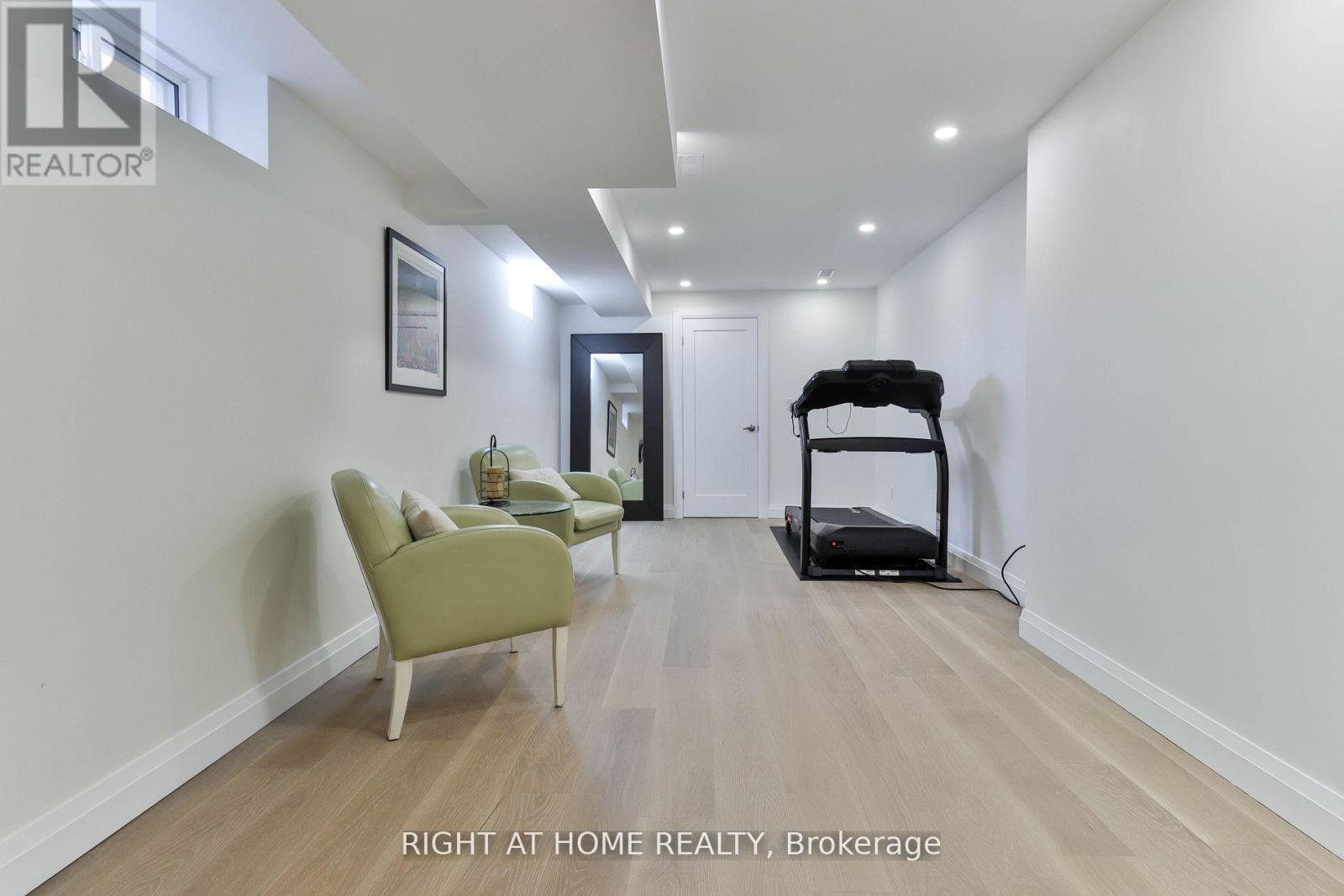 101 Roy Harper Avenue, Aurora, Ontario  L4G 0V5 - Photo 40 - N12433711