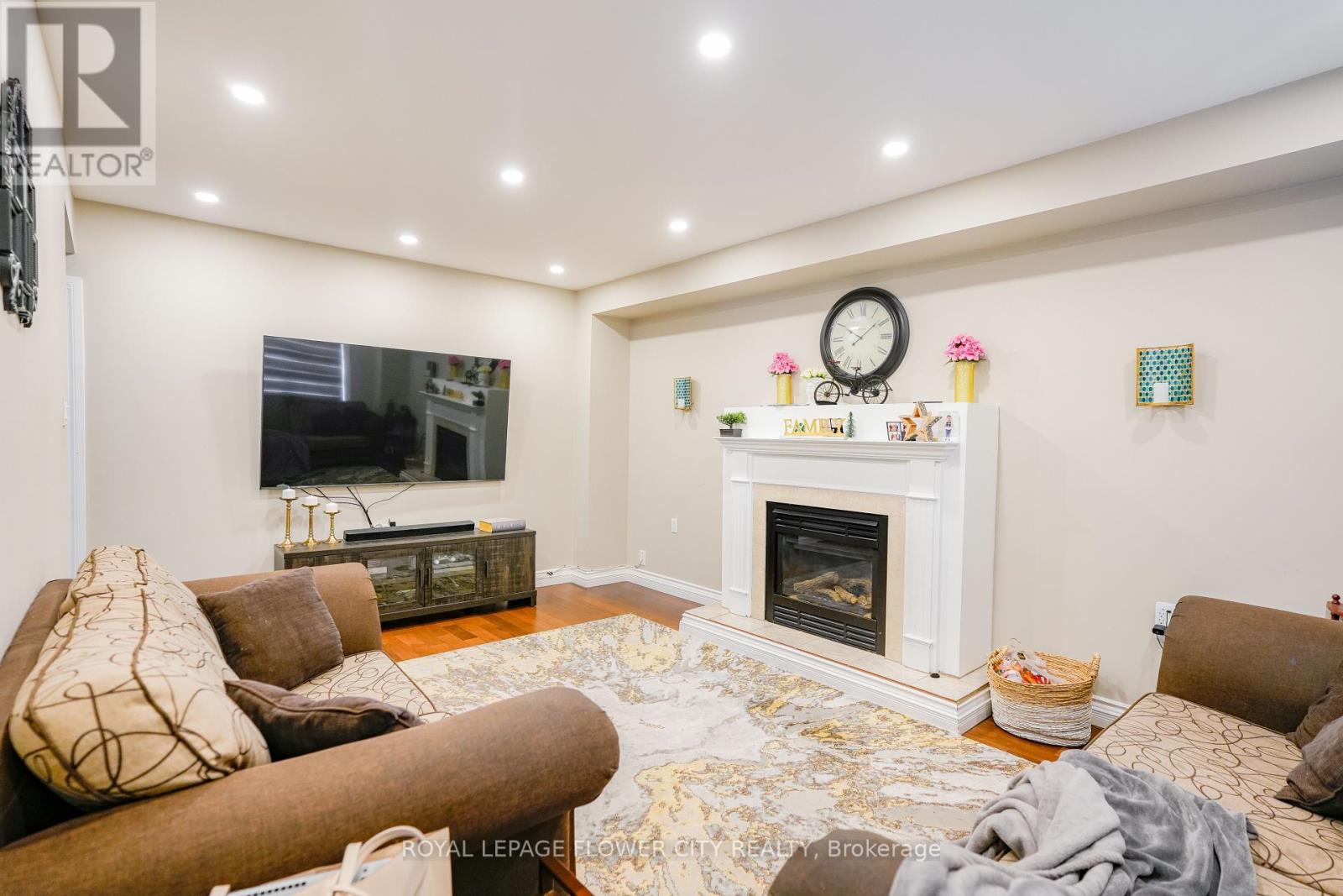 32 Courtsfield Crescent, Brampton, Ontario  L7A 2E2 - Photo 15 - W12476671