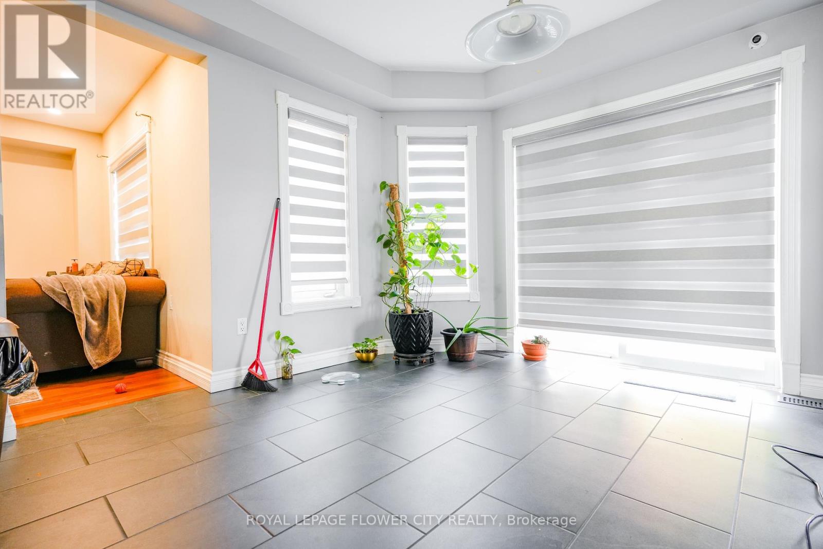 32 Courtsfield Crescent, Brampton, Ontario  L7A 2E2 - Photo 22 - W12476671