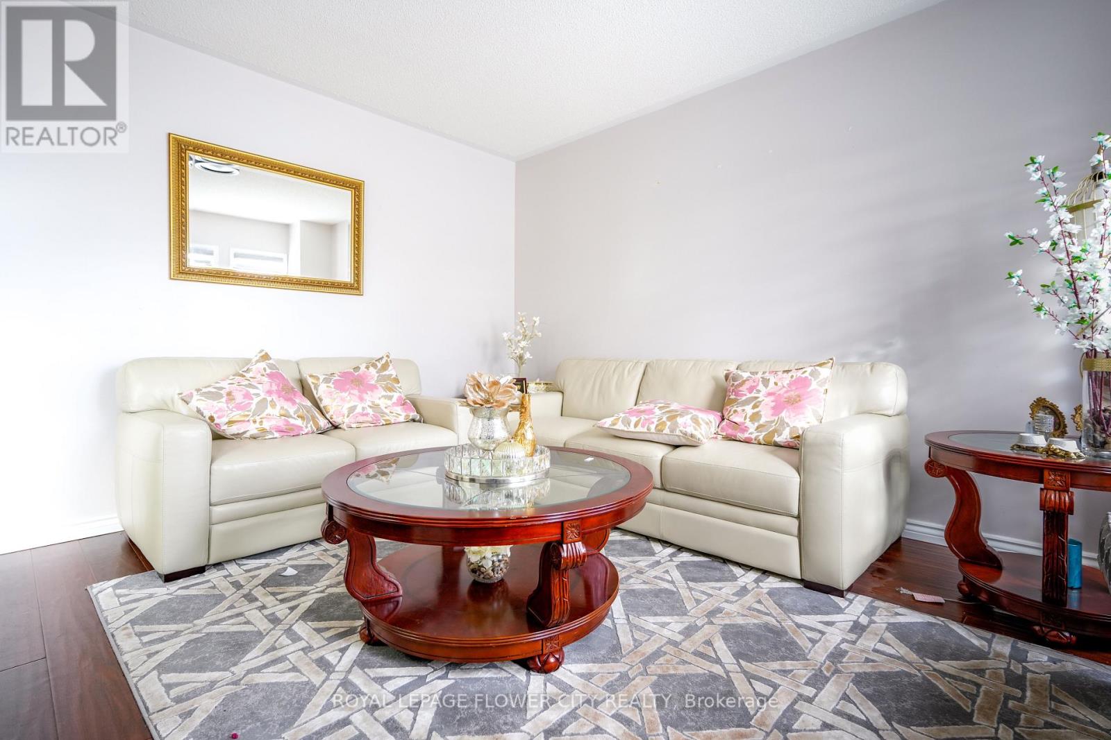 32 Courtsfield Crescent, Brampton, Ontario  L7A 2E2 - Photo 8 - W12476671