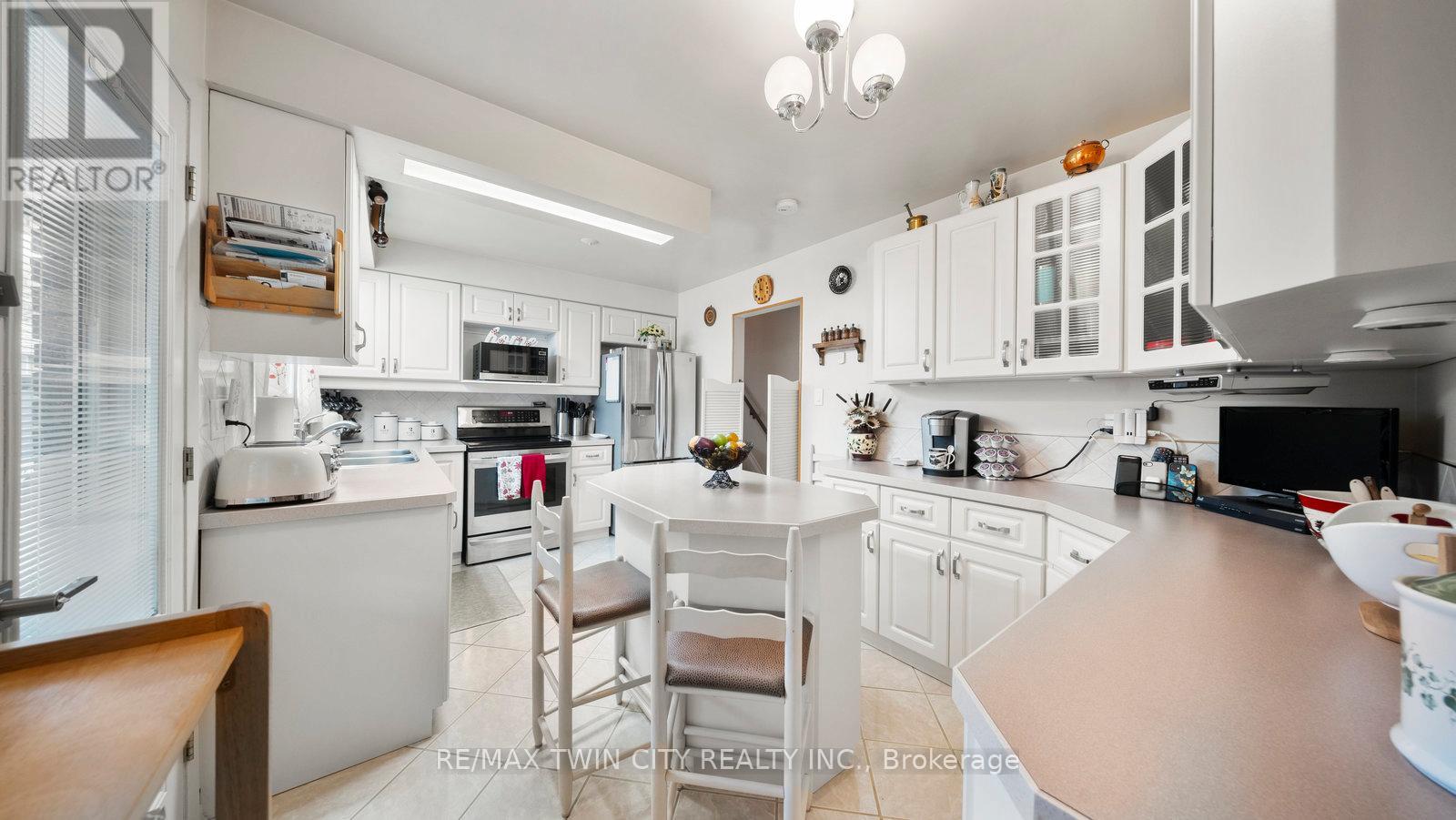 42 Palm Crescent, Brantford, Ontario  N3R 5G2 - Photo 16 - X12479744