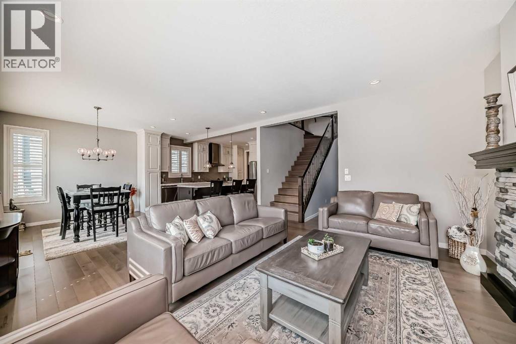 226 West Grove Point Sw, Calgary, Alberta  T3H 1Y7 - Photo 4 - A2266460