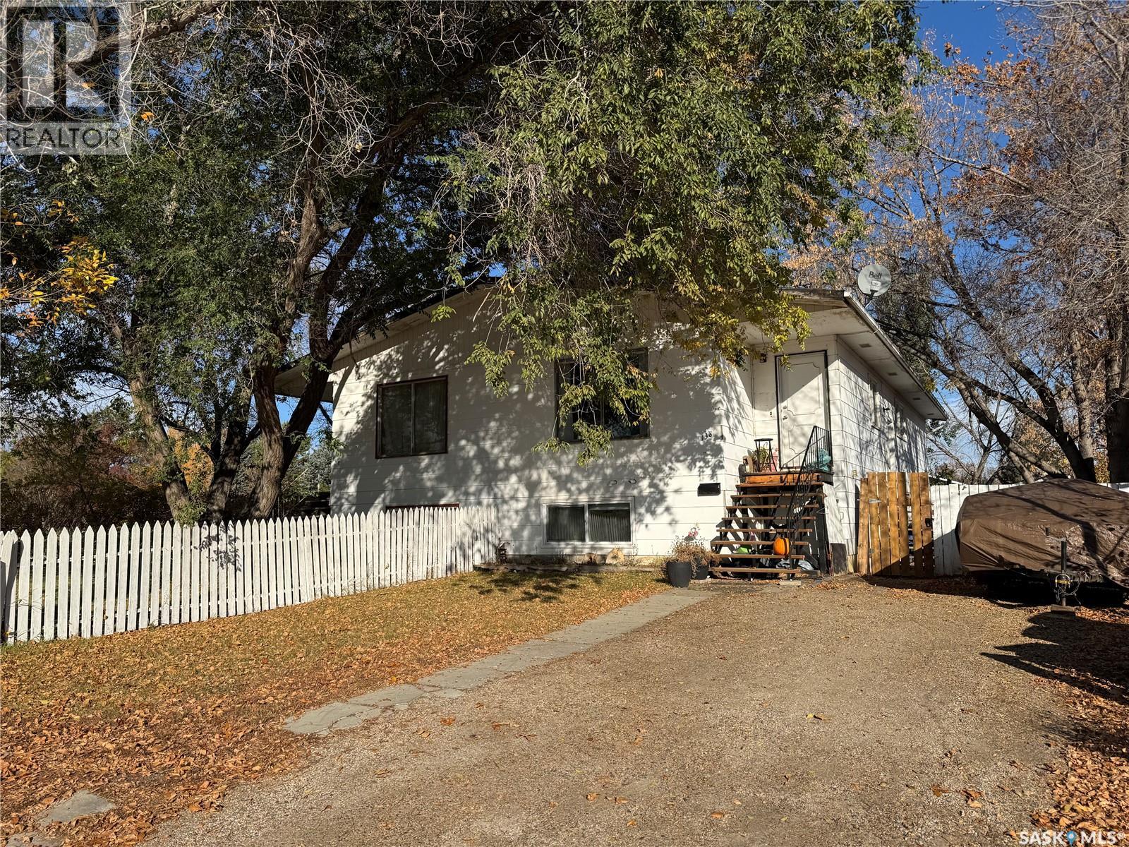 138-140 Clancy DRIVE, Saskatoon, Saskatchewan