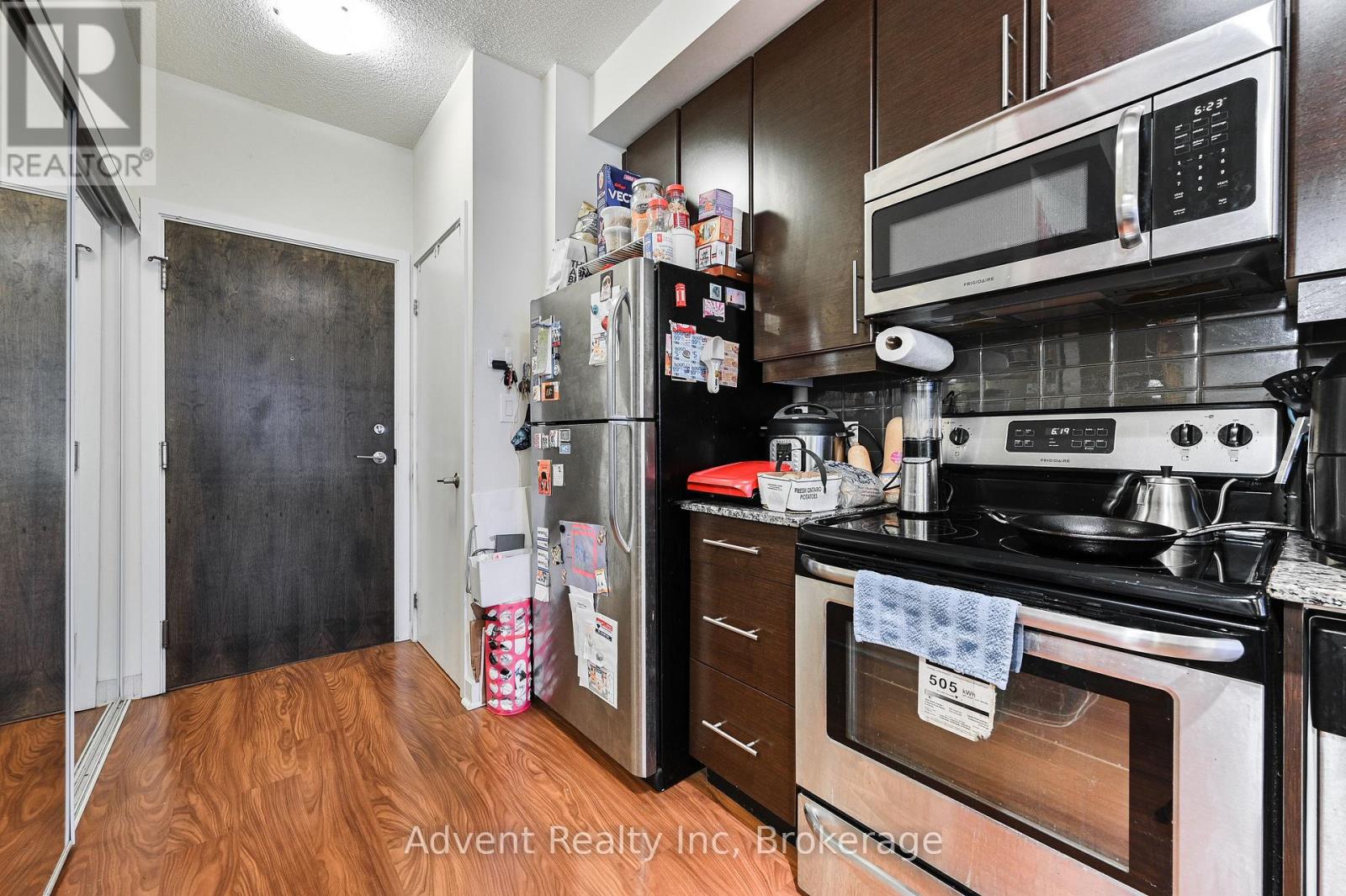 1902 - 33 Bay Street, Toronto, Ontario  M5J 2Z3 - Photo 2 - C12479766