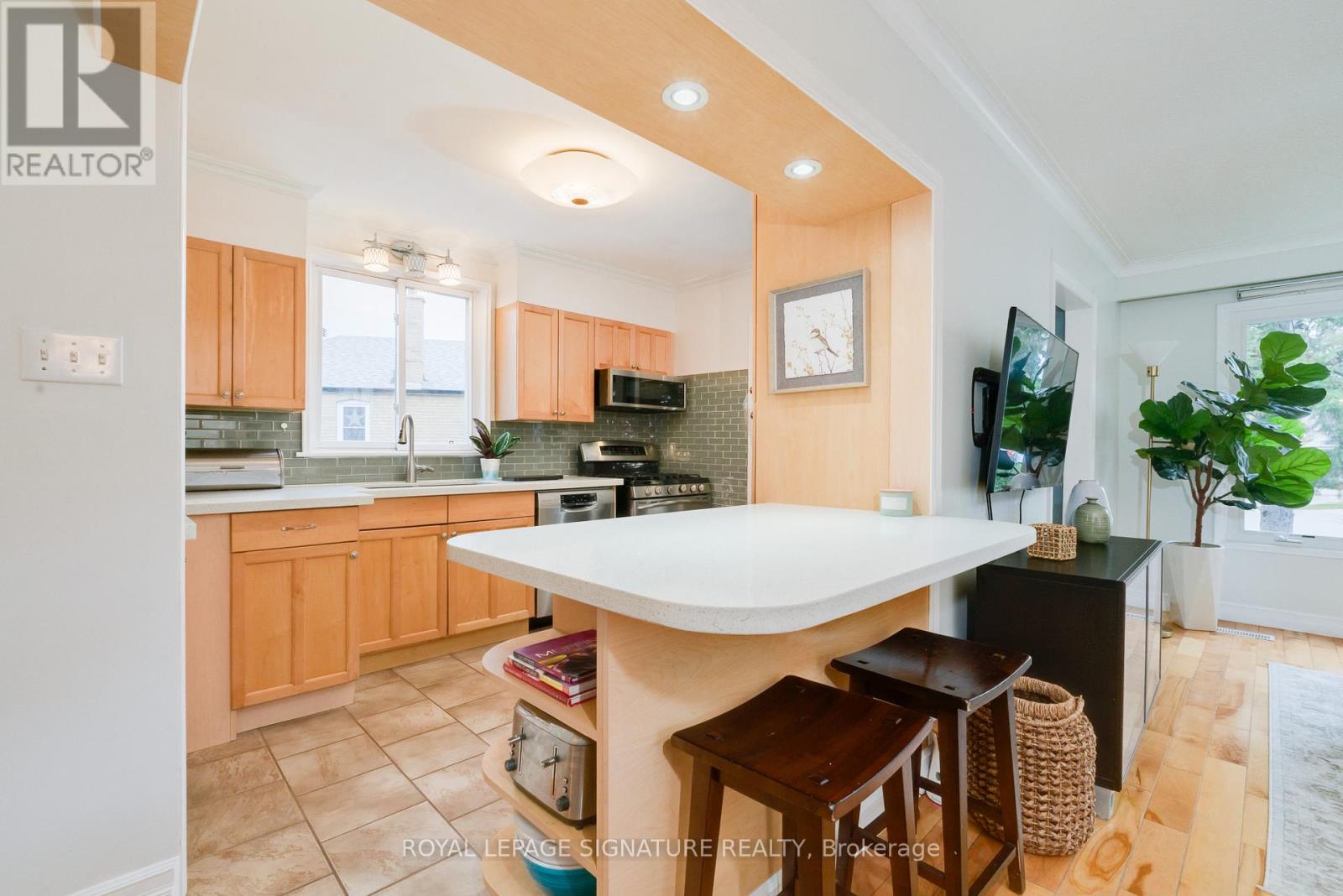 31 Castille Avenue, Toronto, Ontario  M1R 2C2 - Photo 10 - E12479758