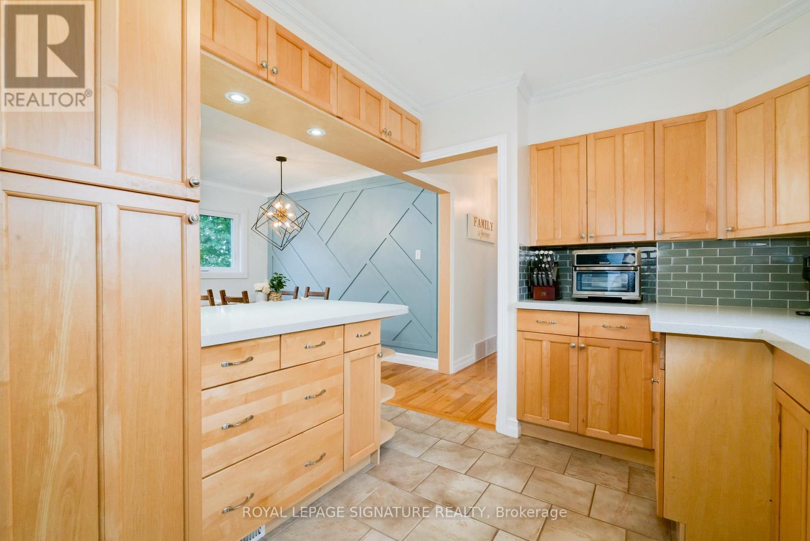 31 Castille Avenue, Toronto, Ontario  M1R 2C2 - Photo 14 - E12479758