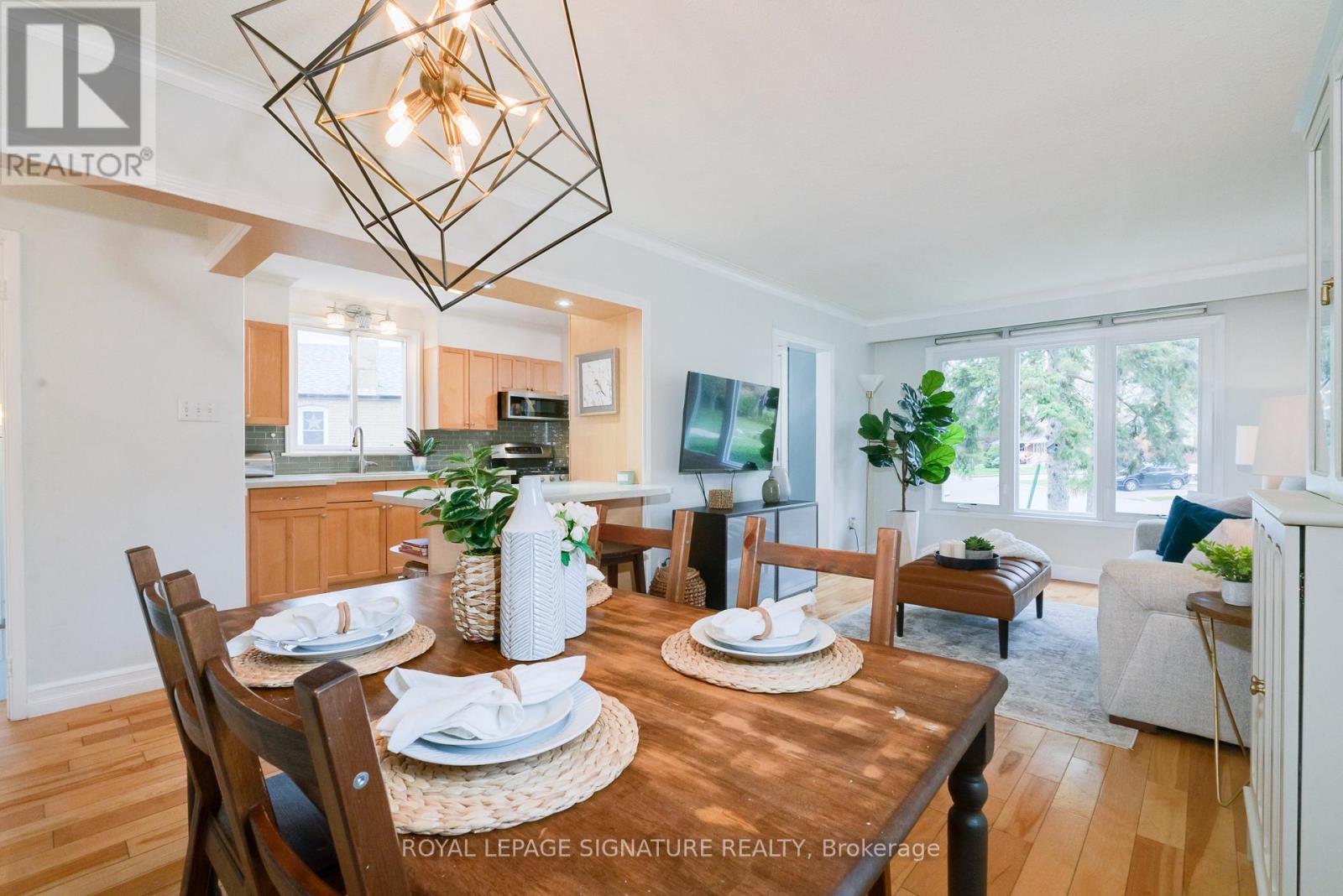 31 Castille Avenue, Toronto, Ontario  M1R 2C2 - Photo 9 - E12479758