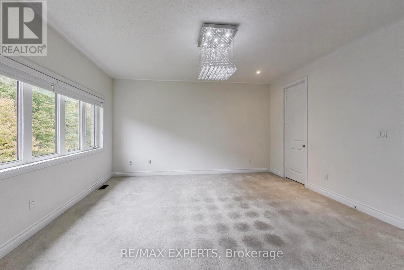 216 Butternut Ridge Trail, Aurora, Ontario  L4G 3P1 - Photo 23 - N12479757