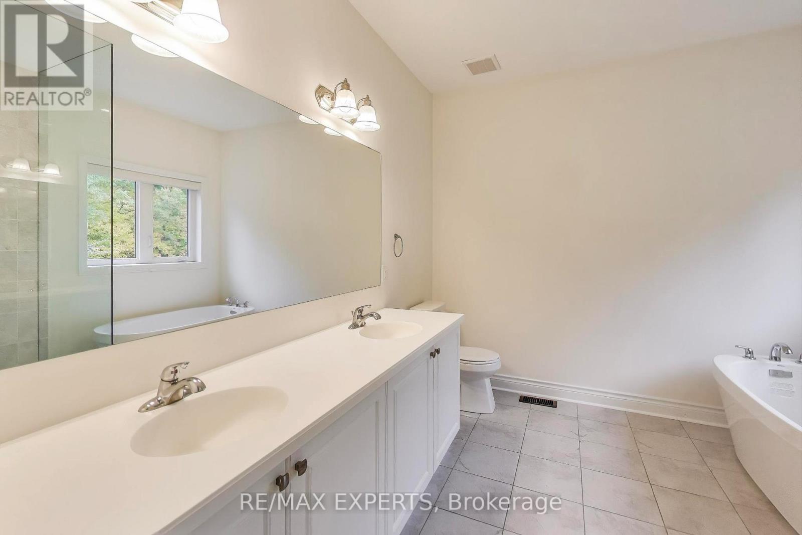 216 Butternut Ridge Trail, Aurora, Ontario  L4G 3P1 - Photo 25 - N12479757