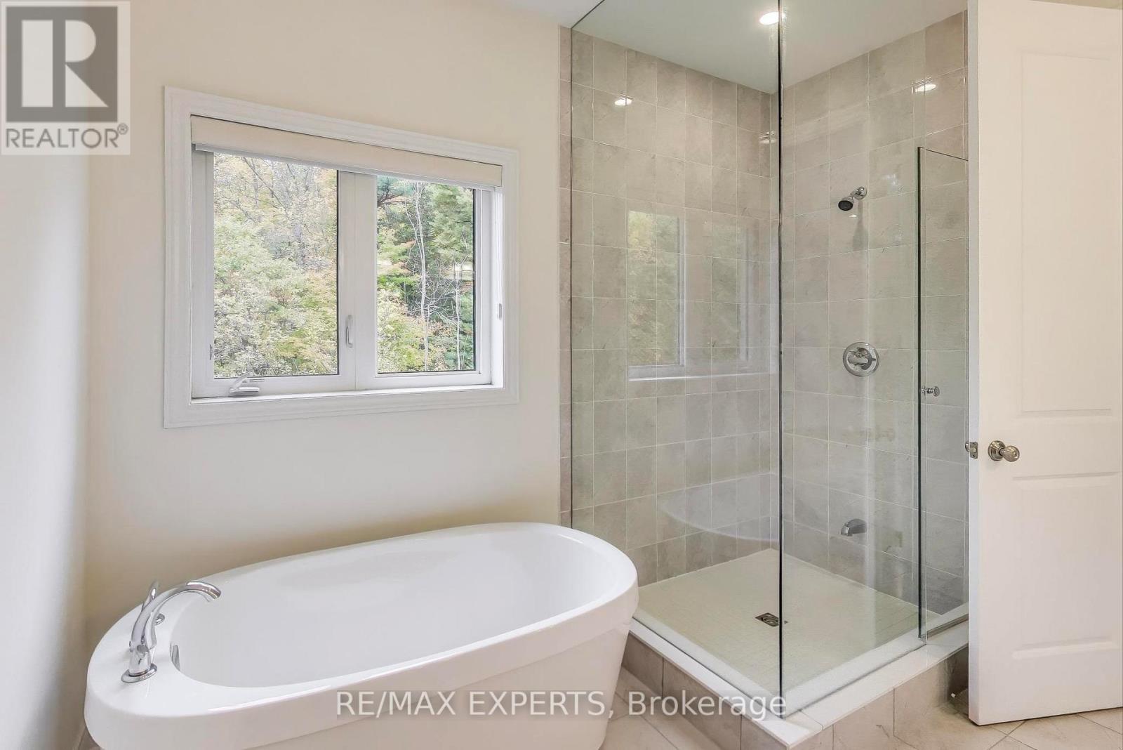 216 Butternut Ridge Trail, Aurora, Ontario  L4G 3P1 - Photo 26 - N12479757