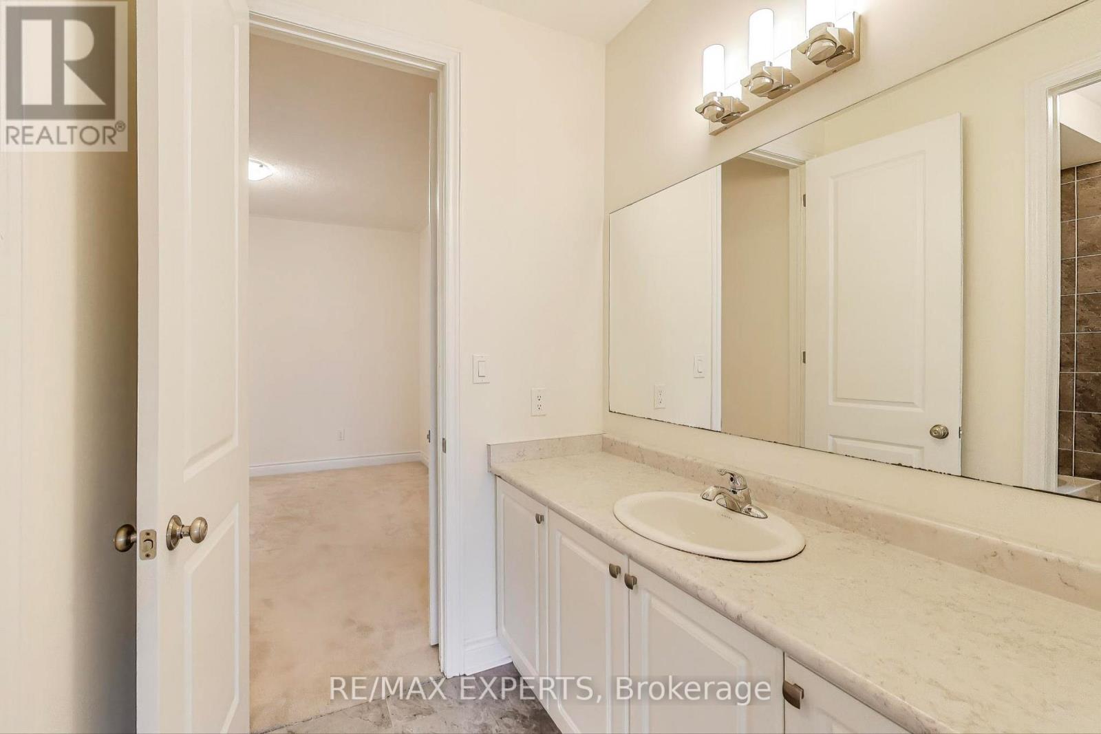 216 Butternut Ridge Trail, Aurora, Ontario  L4G 3P1 - Photo 36 - N12479757