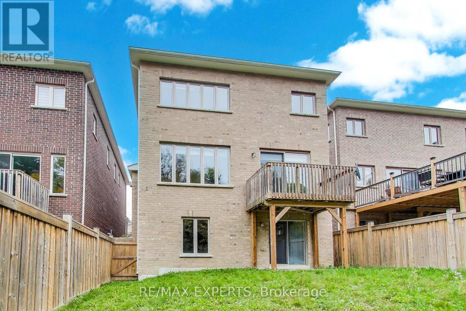 216 Butternut Ridge Trail, Aurora, Ontario  L4G 3P1 - Photo 46 - N12479757
