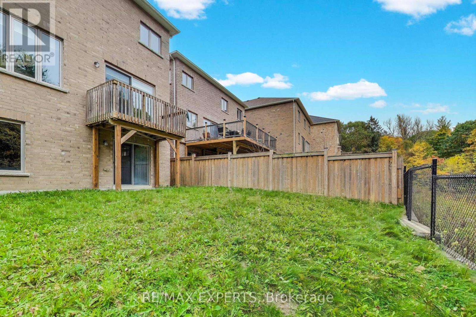 216 Butternut Ridge Trail, Aurora, Ontario  L4G 3P1 - Photo 47 - N12479757