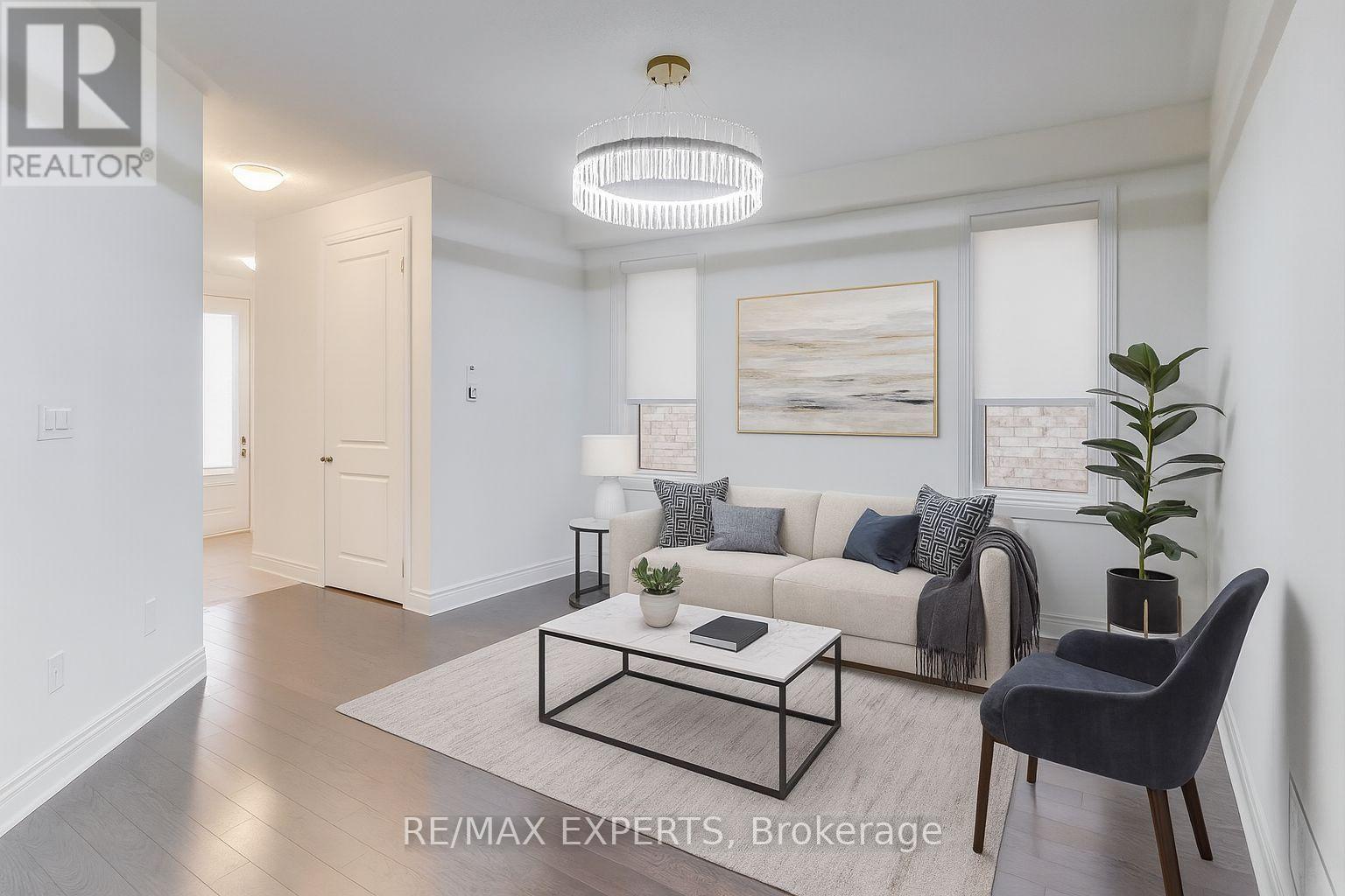 216 Butternut Ridge Trail, Aurora, Ontario  L4G 3P1 - Photo 6 - N12479757