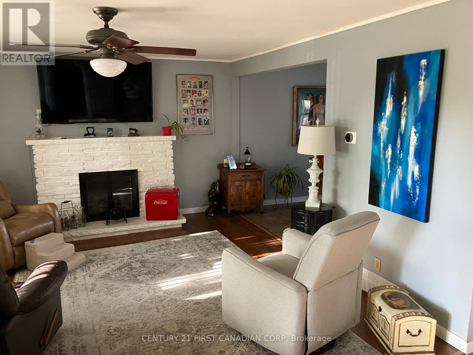 63 Hawkesbury Avenue, London East, Ontario  N5V 2K2 - Photo 6 - X12442229