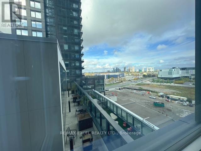 711 - 395 Square One Drive, Mississauga, Ontario  L5B 0P6 - Photo 4 - W12479754