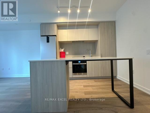 711 - 395 Square One Drive, Mississauga, Ontario  L5B 0P6 - Photo 5 - W12479754