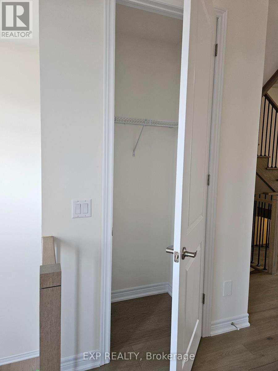 18 A - 3185 Sixth Line Lane, Oakville, Ontario  L6H 0V7 - Photo 10 - W12479762