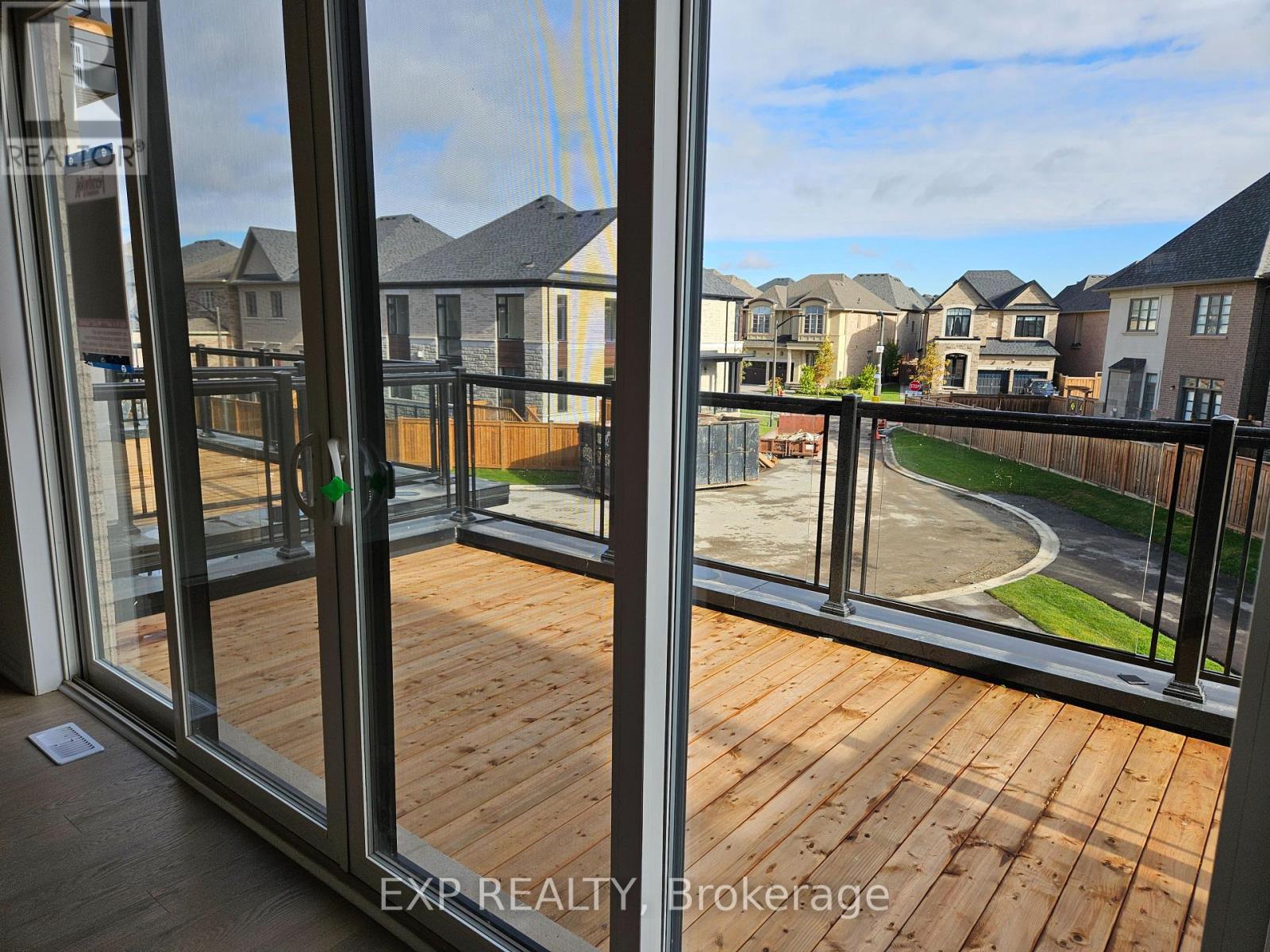18 A - 3185 Sixth Line Lane, Oakville, Ontario  L6H 0V7 - Photo 2 - W12479762