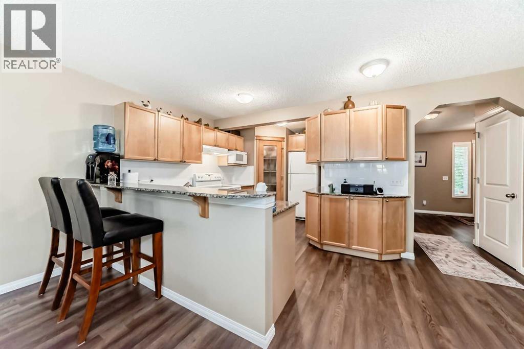66 Cougar Ridge Circle Sw, Calgary, Alberta  T3H 5C8 - Photo 3 - A2259579