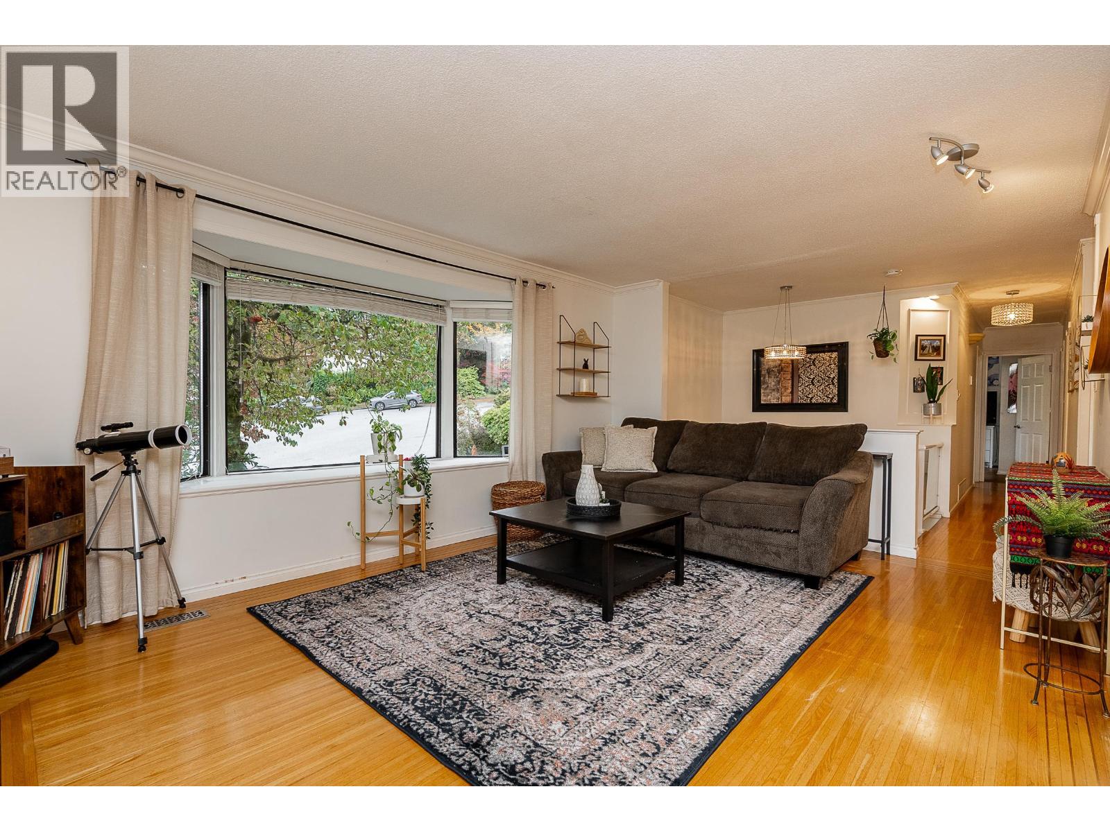 2988 Fleet Street, Coquitlam, British Columbia  V3C 3R8 - Photo 4 - R3061534