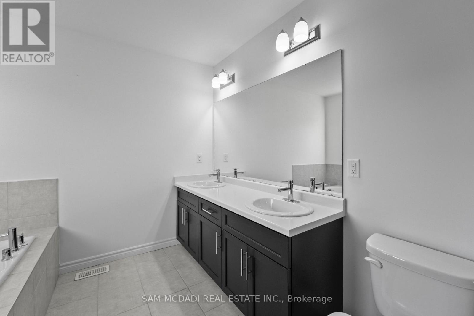 4008 Highland Park Drive, Lincoln, Ontario  L3J 0T1 - Photo 29 - X12479765