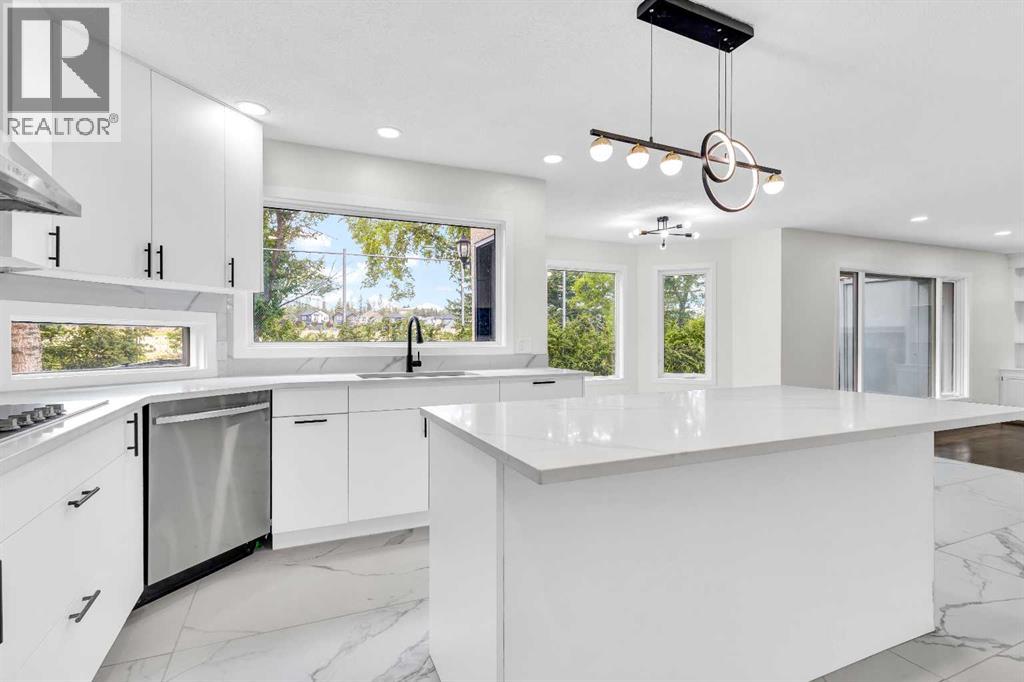 919 Shawnee Drive Sw, Calgary, Alberta  T2Y 2G8 - Photo 8 - A2248062