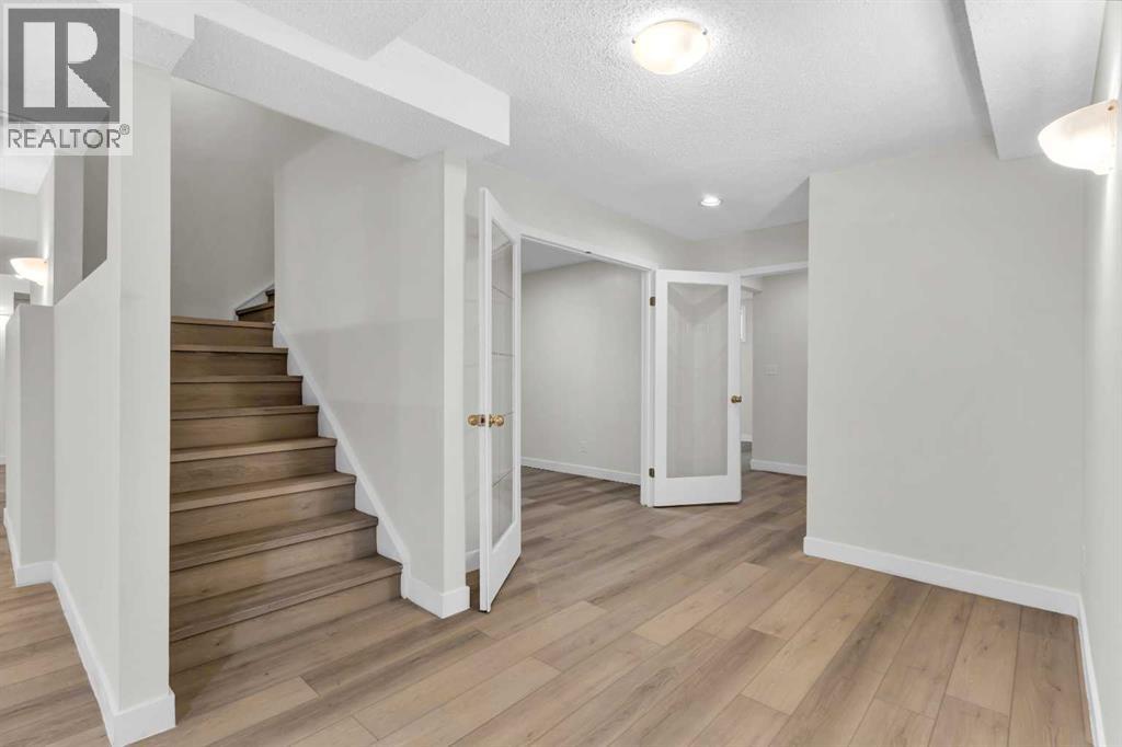 919 Shawnee Drive Sw, Calgary, Alberta  T2Y 2G8 - Photo 41 - A2248062