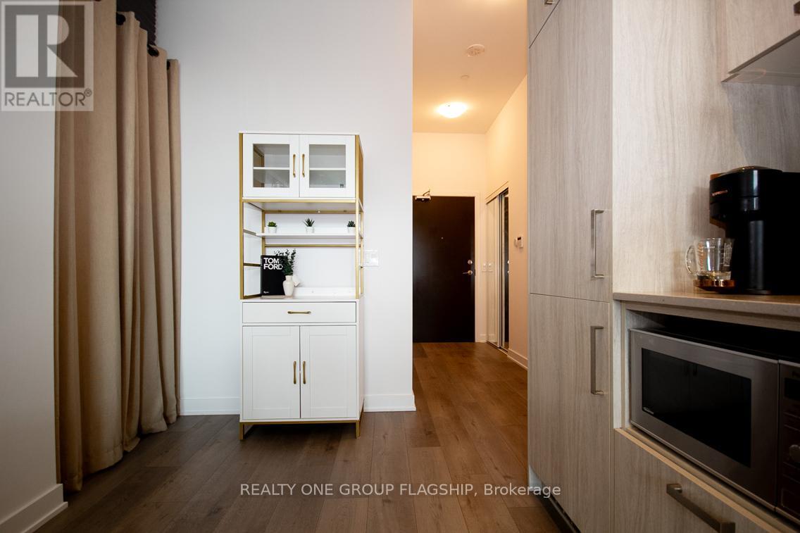 308e - 38 Honeycrisp Crescent, Vaughan, Ontario  L4K 0M8 - Photo 7 - N12479774
