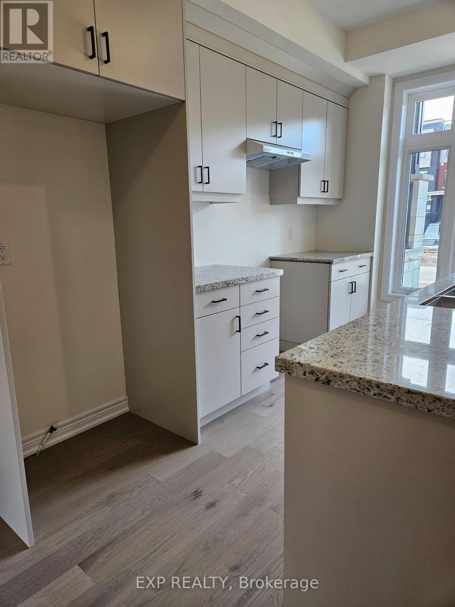 18 B - 3185 Sixth Line Lane, Oakville, Ontario  L6H 0V7 - Photo 3 - W12479771