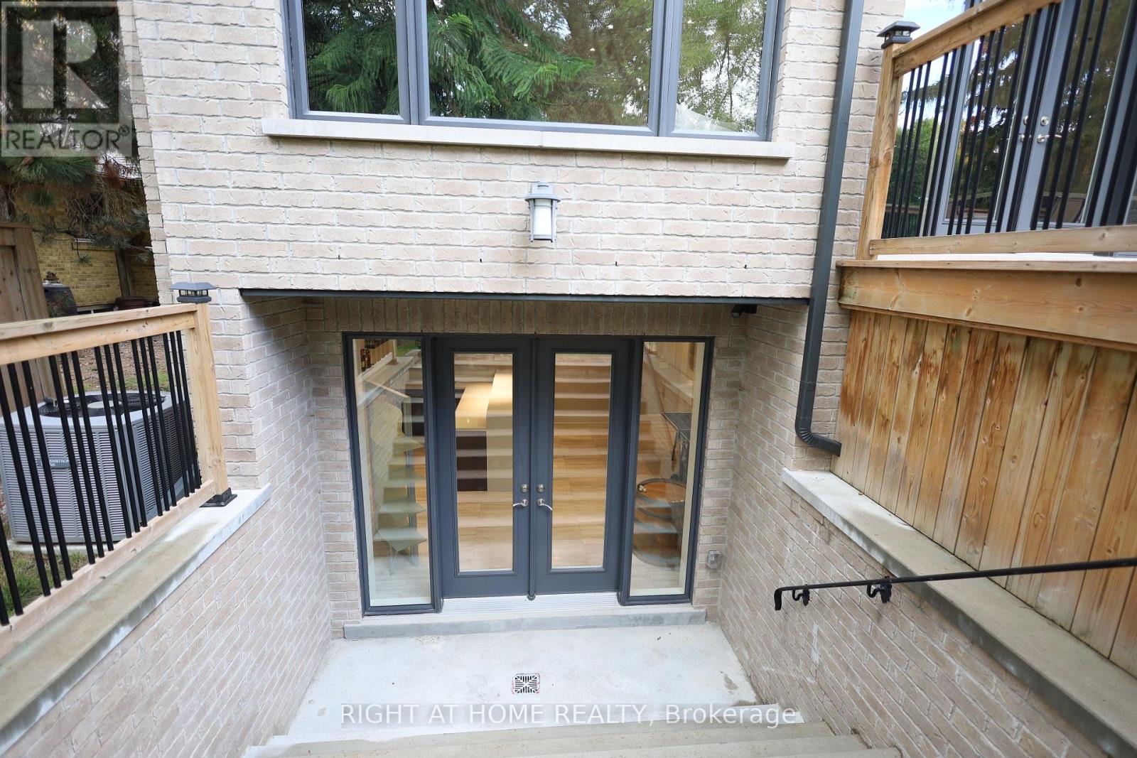 2 Finchley Road, Toronto, Ontario  M9A 2X3 - Photo 19 - W12479773