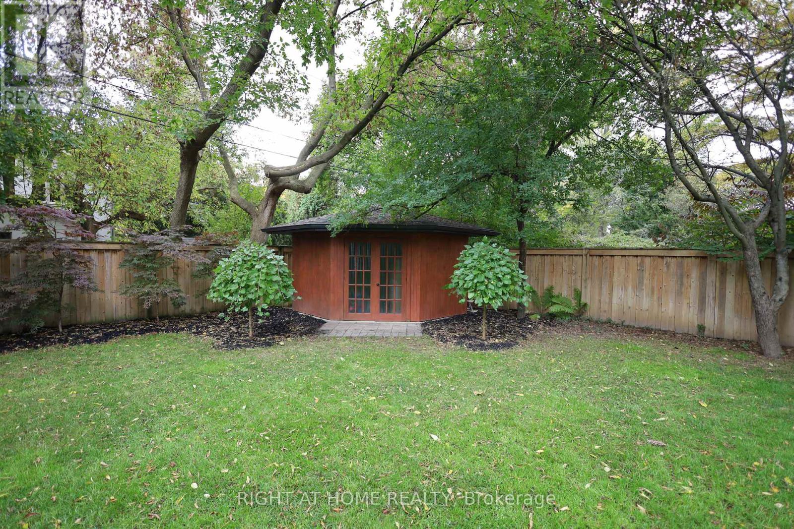2 Finchley Road, Toronto, Ontario  M9A 2X3 - Photo 27 - W12479773
