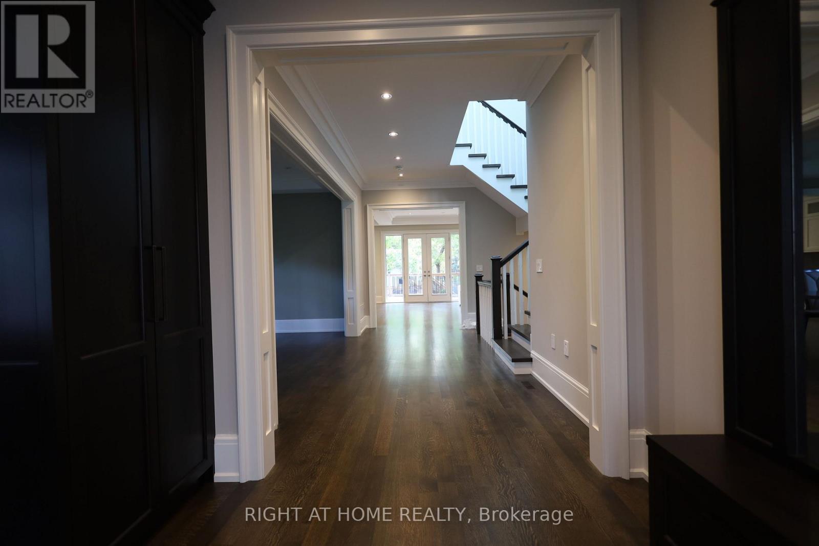 2 Finchley Road, Toronto, Ontario  M9A 2X3 - Photo 3 - W12479773