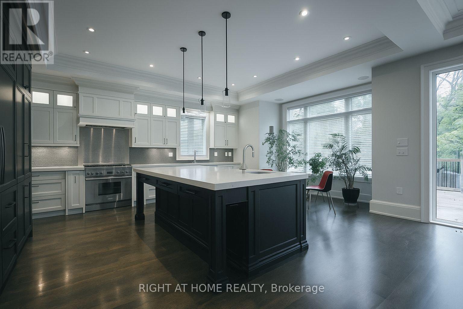 2 Finchley Road, Toronto, Ontario  M9A 2X3 - Photo 5 - W12479773