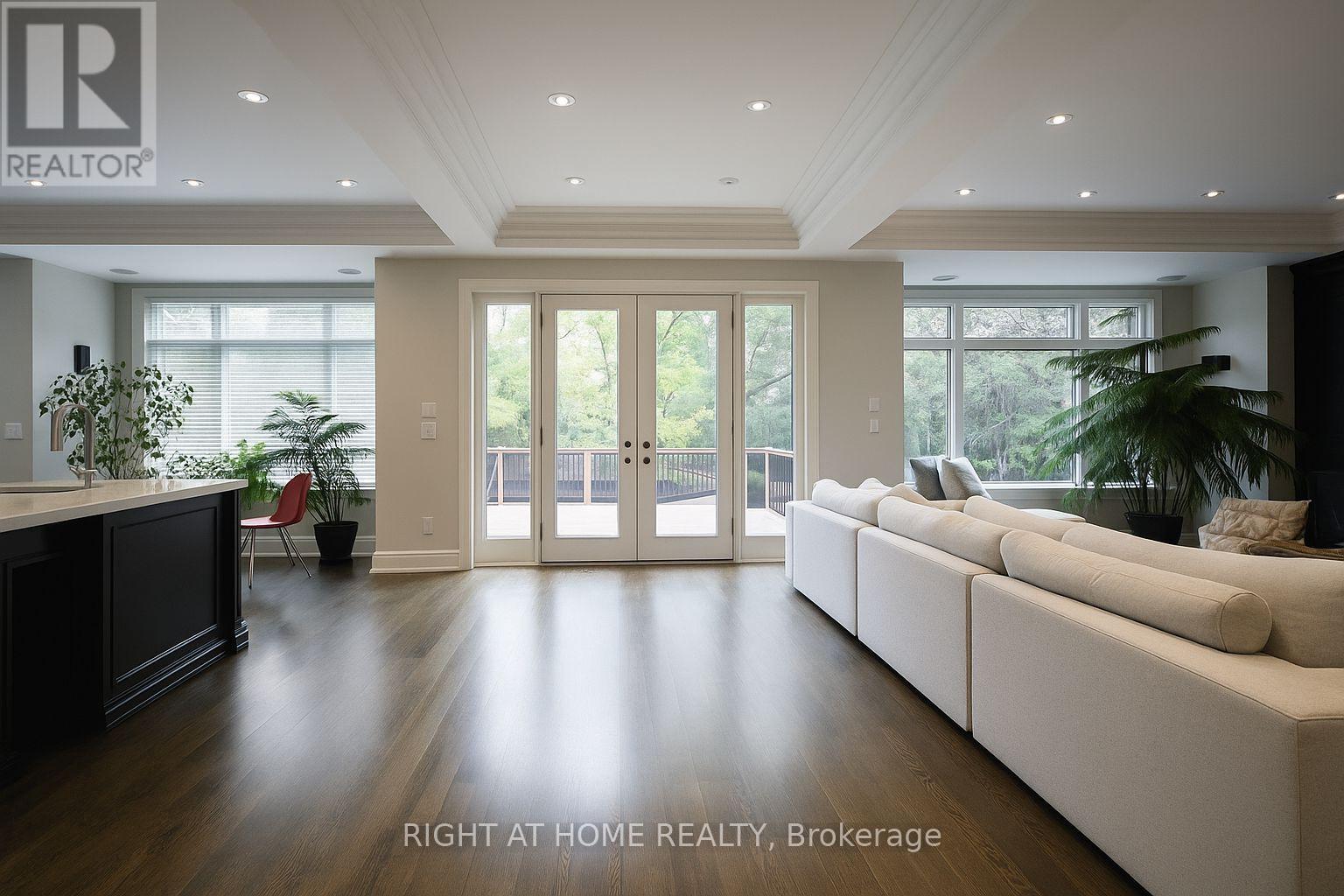 2 Finchley Road, Toronto, Ontario  M9A 2X3 - Photo 8 - W12479773