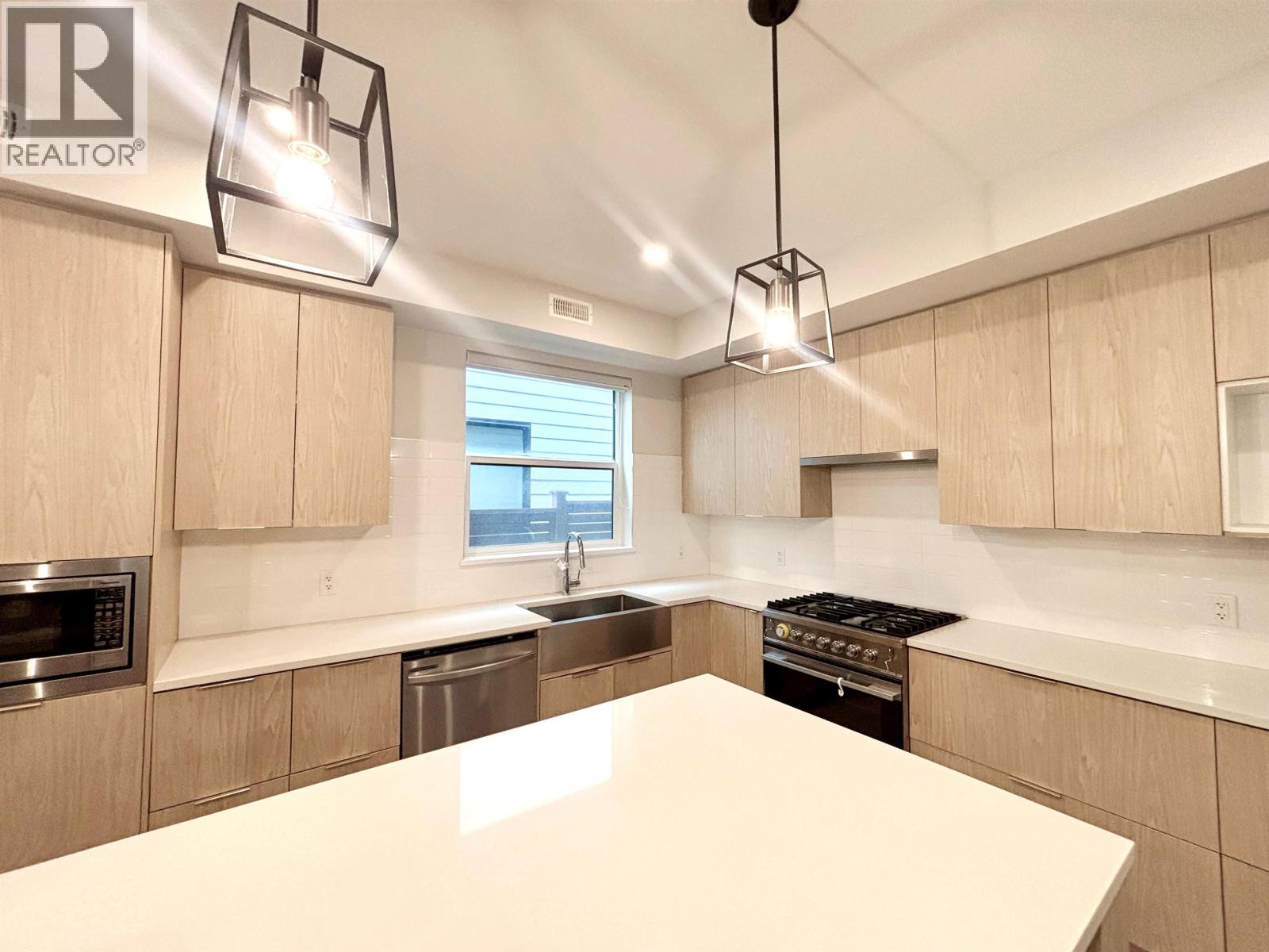 4766 Spruce Way, Tsawwassen, British Columbia  V4M 0A8 - Photo 2 - R3061367