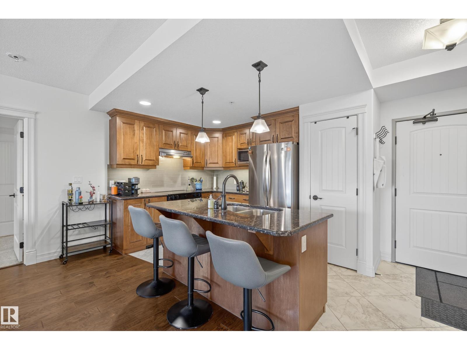 #603 10142 111 St Nw, Edmonton, Alberta  T5K 1K6 - Photo 5 - E4463308