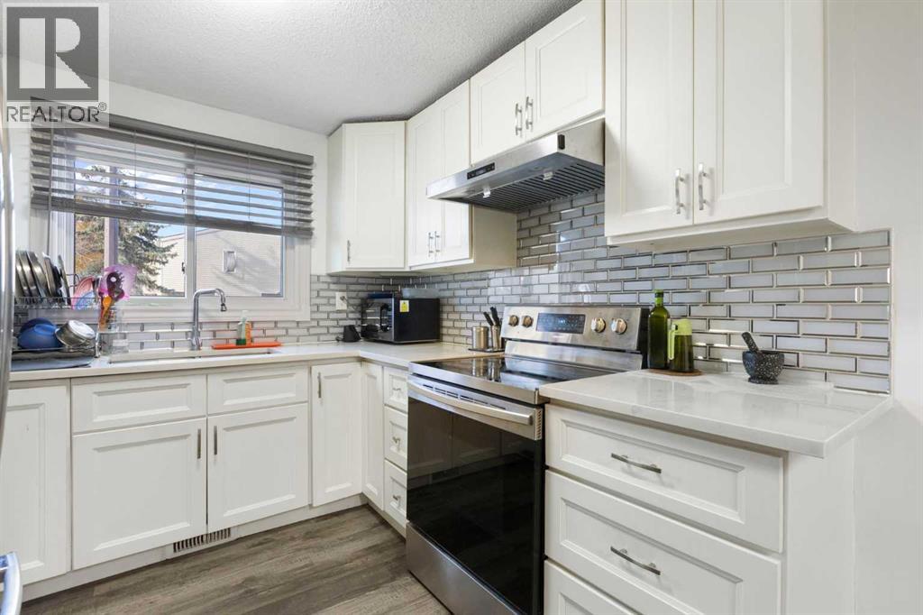 5414 Pensacola Crescent Se, Calgary, Alberta  T2A 2G6 - Photo 3 - A2266408
