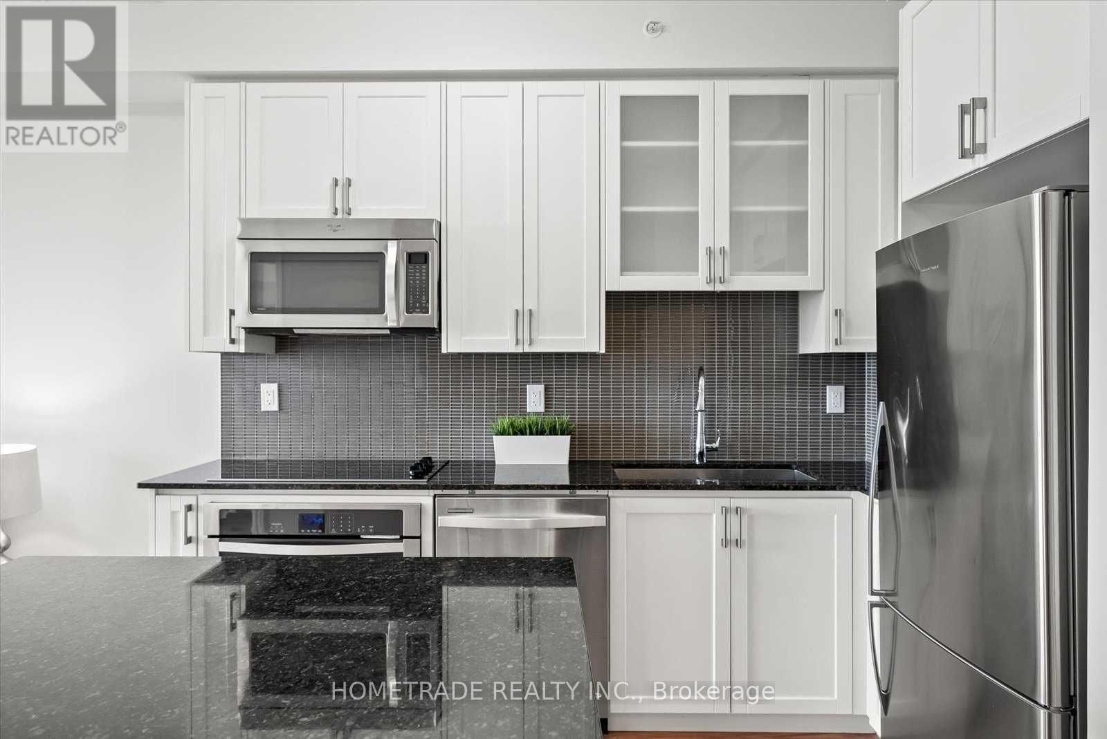 201b - 9090 Yonge Street, Richmond Hill, Ontario  L4C 0Z1 - Photo 3 - N12479780