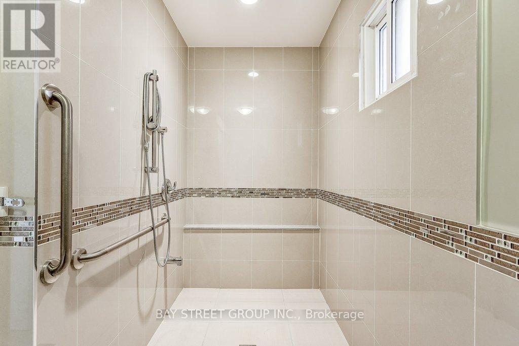 1 Price Street, Richmond Hill, Ontario  L4S 1E1 - Photo 15 - N12479785