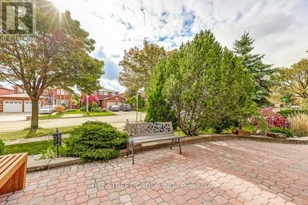 1 Price Street, Richmond Hill, Ontario  L4S 1E1 - Photo 3 - N12479785