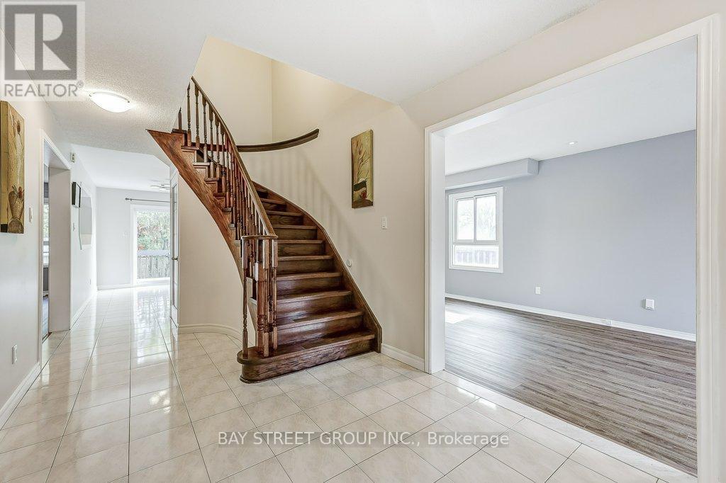 1 Price Street, Richmond Hill, Ontario  L4S 1E1 - Photo 5 - N12479785