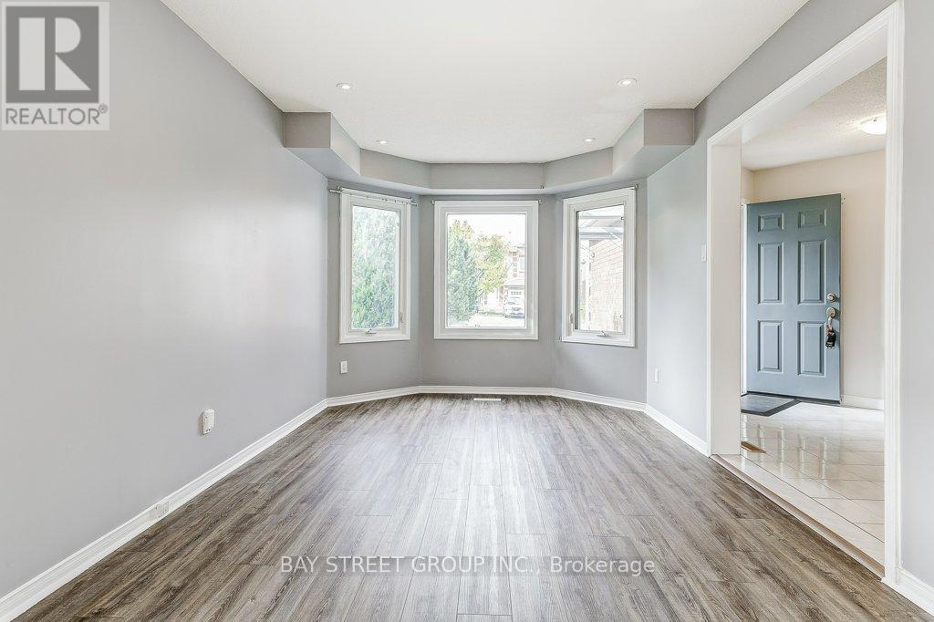 1 Price Street, Richmond Hill, Ontario  L4S 1E1 - Photo 6 - N12479785