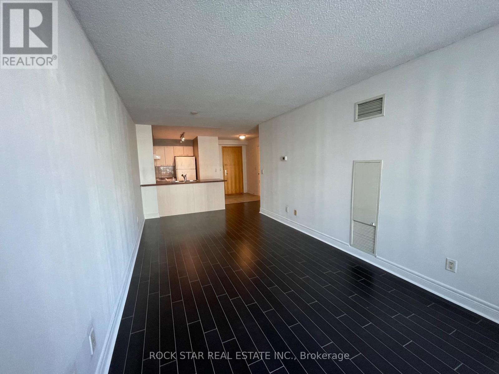 515 - 48 Suncrest Boulevard, Markham, Ontario  L3T 7Y6 - Photo 4 - N12479789
