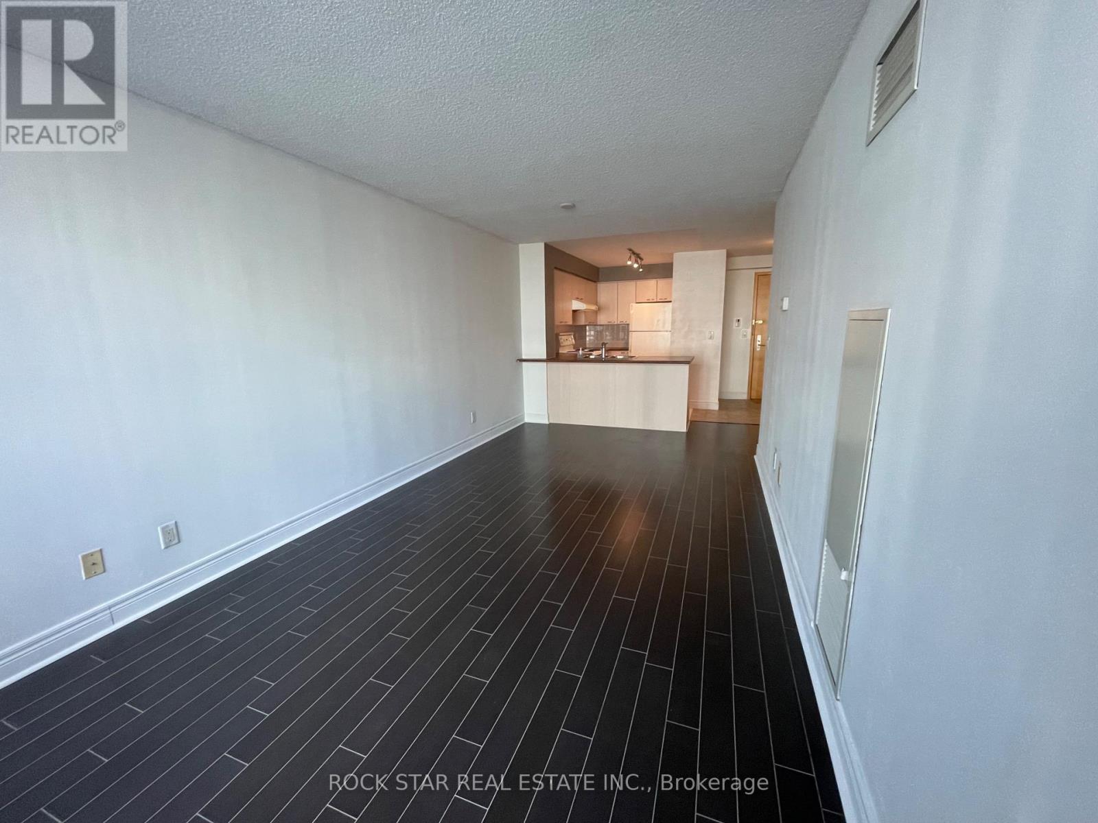 515 - 48 Suncrest Boulevard, Markham, Ontario  L3T 7Y6 - Photo 5 - N12479789